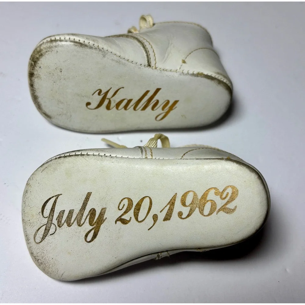 Vintage 1962 Baby Girl White Leather Heart Walking Name Shoes Booties Kathy